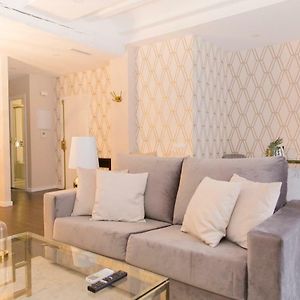 MD Julio Antonio Apartment Center